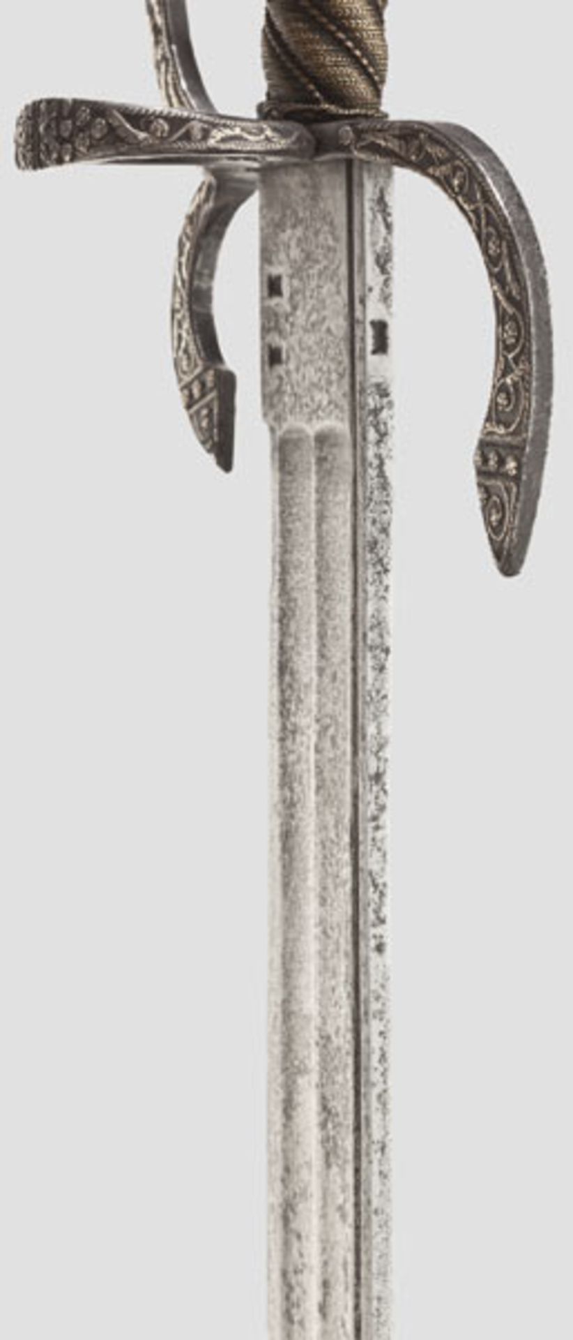Silbertauschierte Storta, Italien um 1600   Kräftige, zum Ort leicht verbreiterte Rückenklinge mit - Bild 9 aus 9