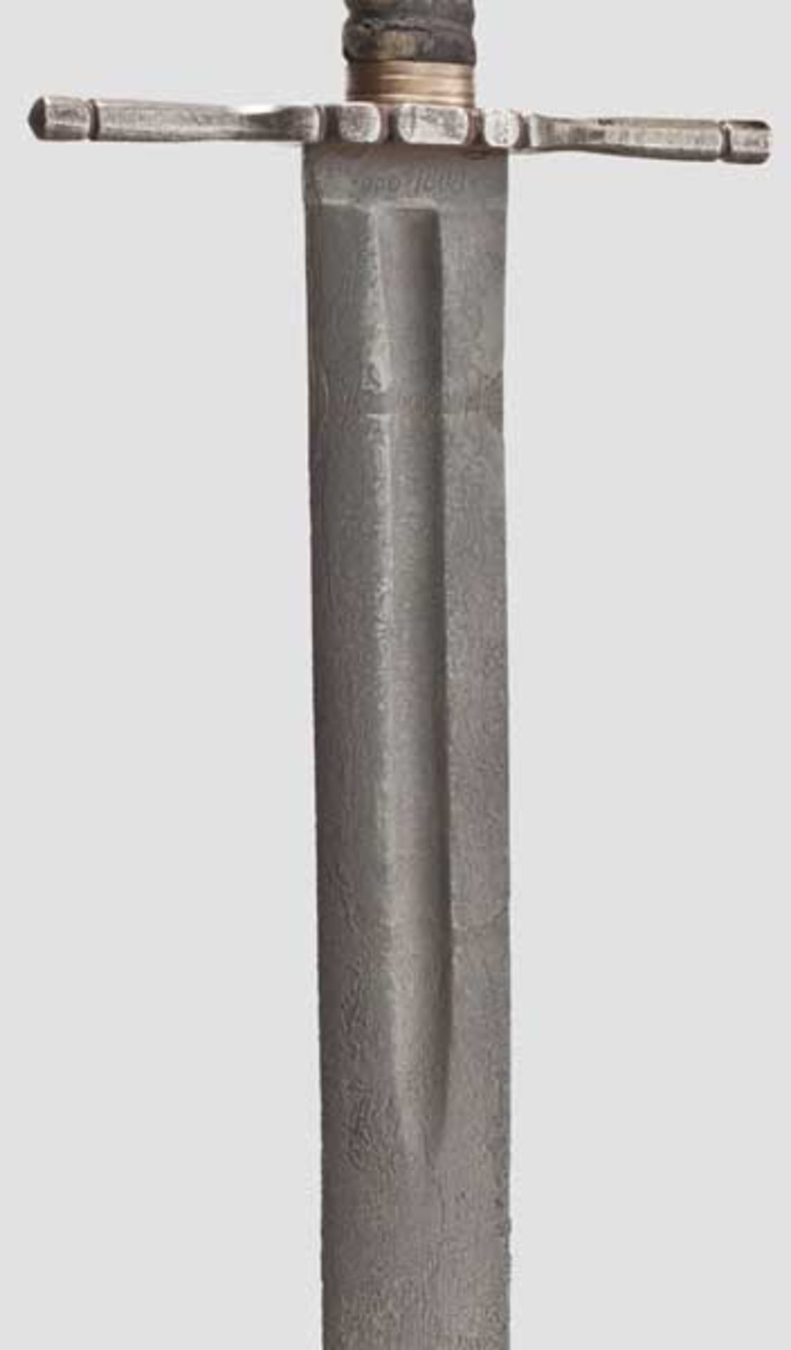 Richtschwert, Historismus im Stil des 17. Jhdts.   Breite zweischneidige Klinge mit linsenförmigem - Bild 2 aus 3