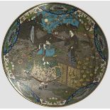 Cloisonné-Schale, Japan, 19. Jhdt.   Flache Schale mit schauseitig ganzflächigem, feinem Cloisonné-