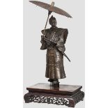 Bronzeskulptur Samurai mit Sonnenschirm", Japan, Meiji-Periode  " Bronze mit brauner Patina.