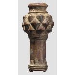 Keulenkopf aus Bronze, vorderasiatisch, frühes 1. Jtsd. v. Chr.   Zylindrische Schäftungsröhre,