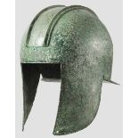 Illyrischer Helm, griechisch, 5. - frühes 4. Jhdt. v. Chr.   Bronzene Kalotte aus dickem Blech mit