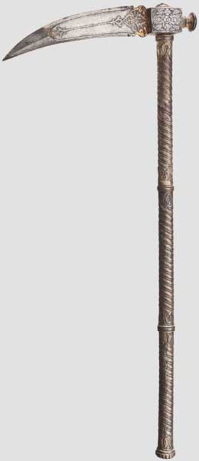 Geschnittener Zaghnal, Indien, 18. Jhdt.   Beidseitig arabeskenförmig geschnittene, am Ansatz in