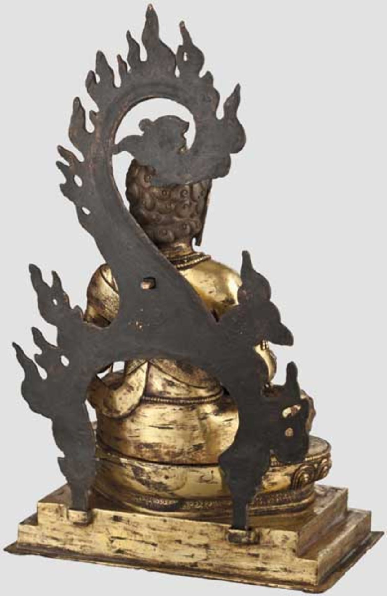 Feuervergoldete Bronze des Fudo Myoo, sinotibetisch, 19. Jhdt.   Vollplastische Figur des - Bild 4 aus 4