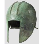 Später Illyrischer Helm mit glattem Rand, nordgriechisch, 2. Hälfte 6. Jhdt. v. Chr.   Aus einem