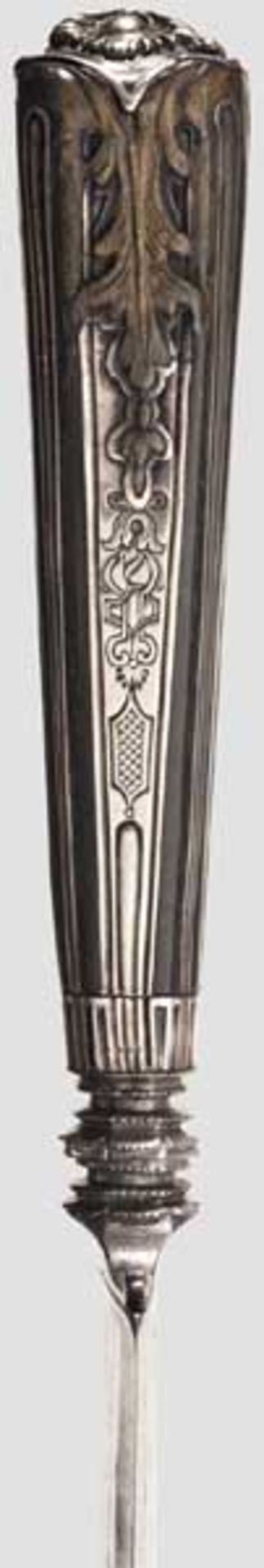 Jagdliches Luxusmesser mit Steinbockhorngriff, süddeutsch um 1740   Kräftige Rückenklinge mit - Bild 4 aus 4