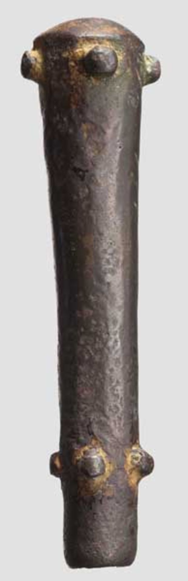 Stangenkeule, östlicher Mittelmeerraum, 2. Jtsd. v. Chr.   Rötliche Bronze mit brauner Patina.