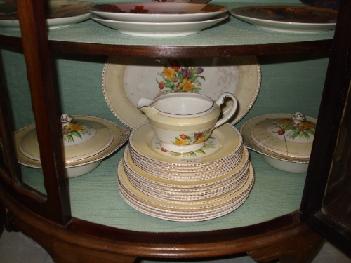 A Quantity of Solian Ware Dinner Wares.