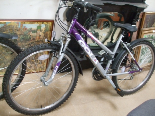 A Ladies Gola Panache Bicycle, along with lock and key.