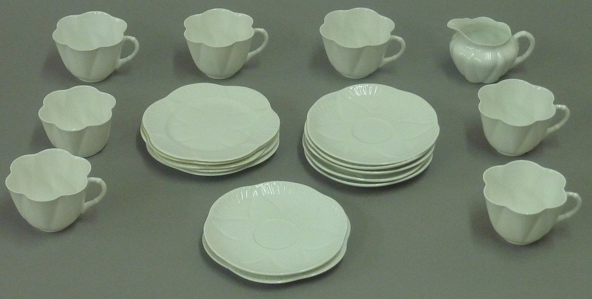 Quantity of Shelley teaware.