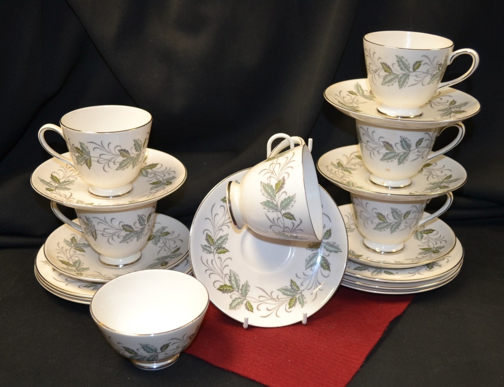 A Tuscan "Rondaley" tea service for six