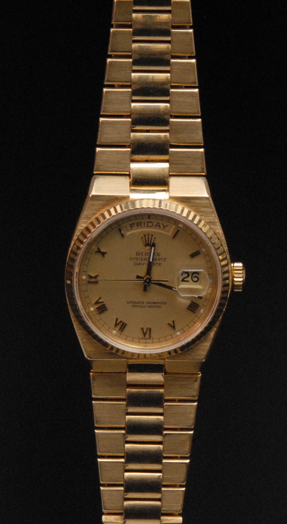 A gentleman`s 18ct gold Rolex Oyster Quartz day/date Superlative Chronometer wristwatch, dial with
