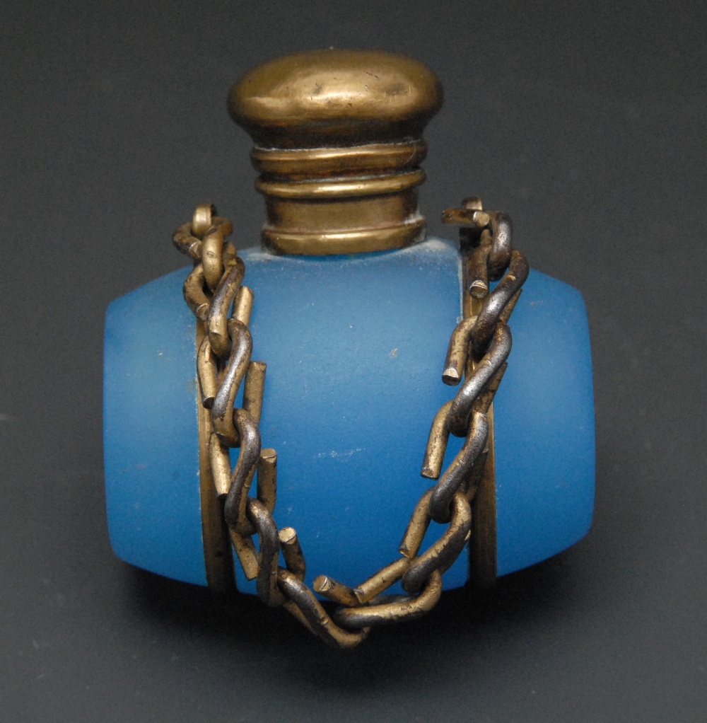 A 19th century novelty blue glass scent bottle, as a barrel, hinged cover, suspension chain, 4cm