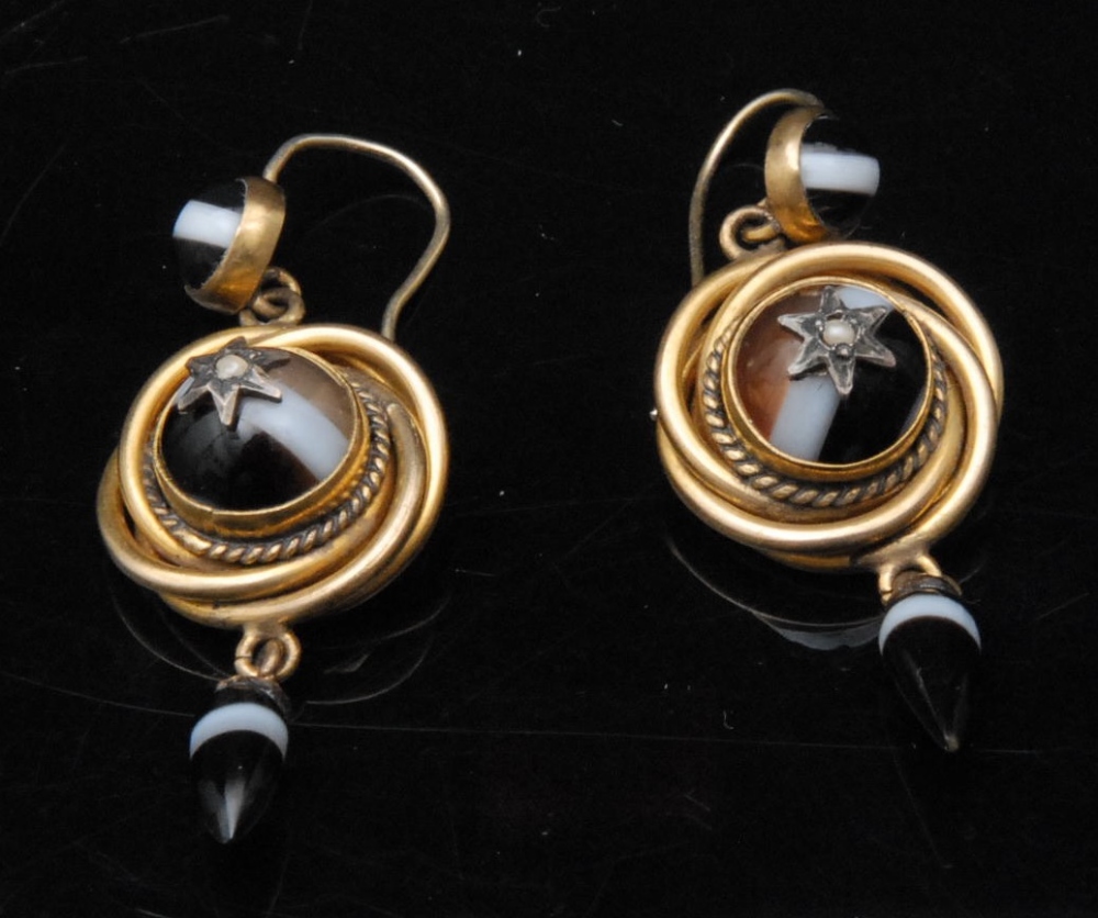 A pair of Victorian banded agate earrings, yellow metal mounts, 4cm long, c.1880, 8.2g gross