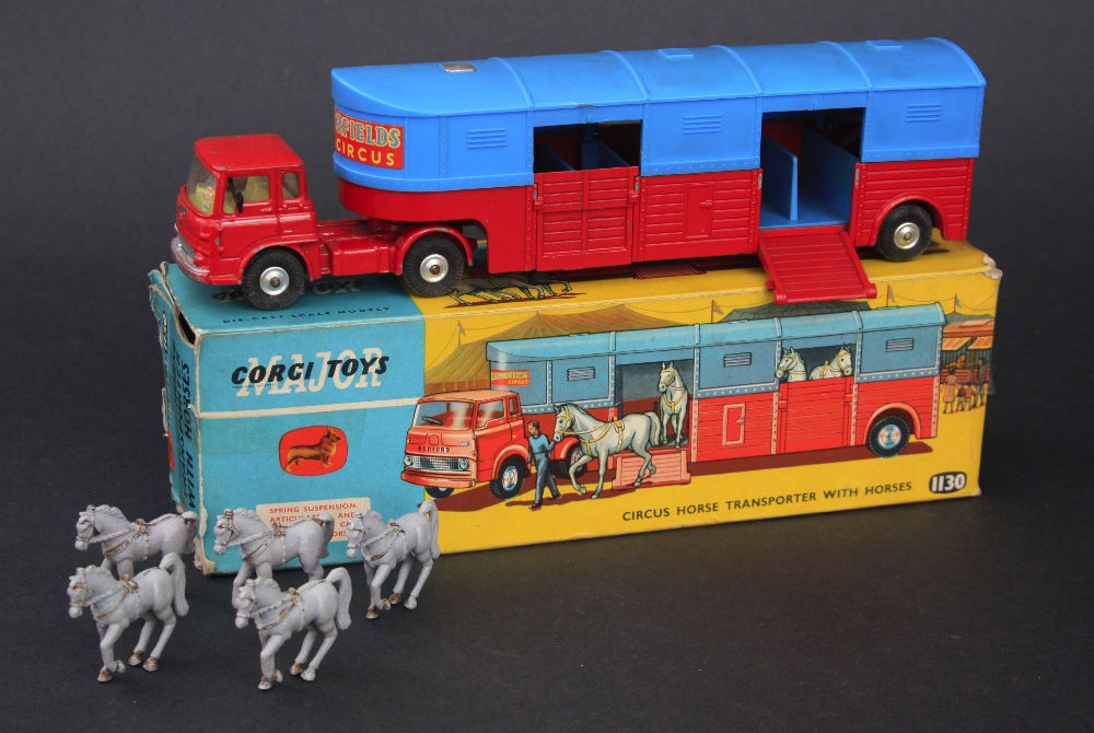 Corgi Major Toys 1130 Chipperfields Circus Horse Transporter, red cab and red trailer with pale blue