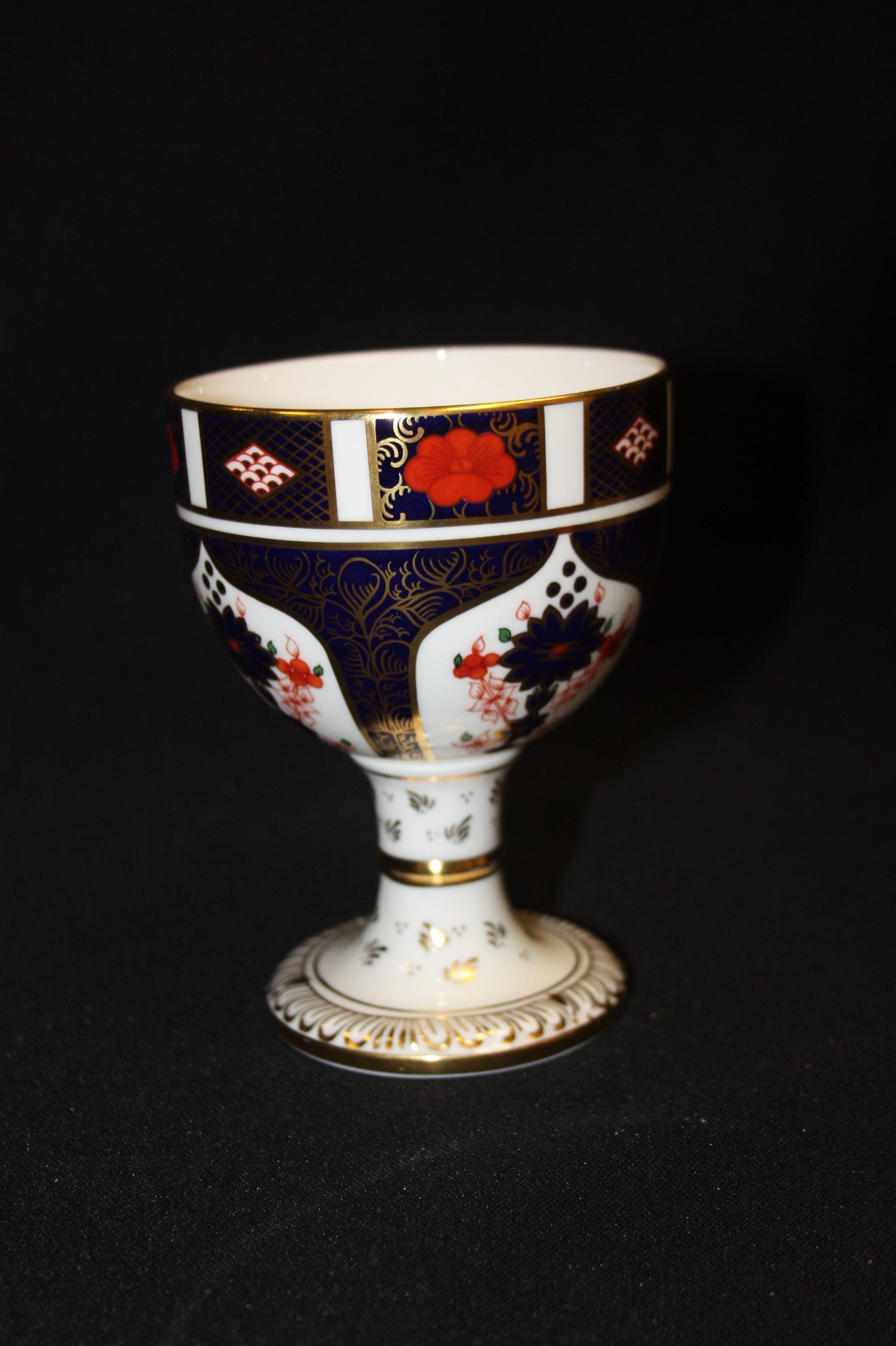 A Royal Crown Derby 1128 pattern goblet