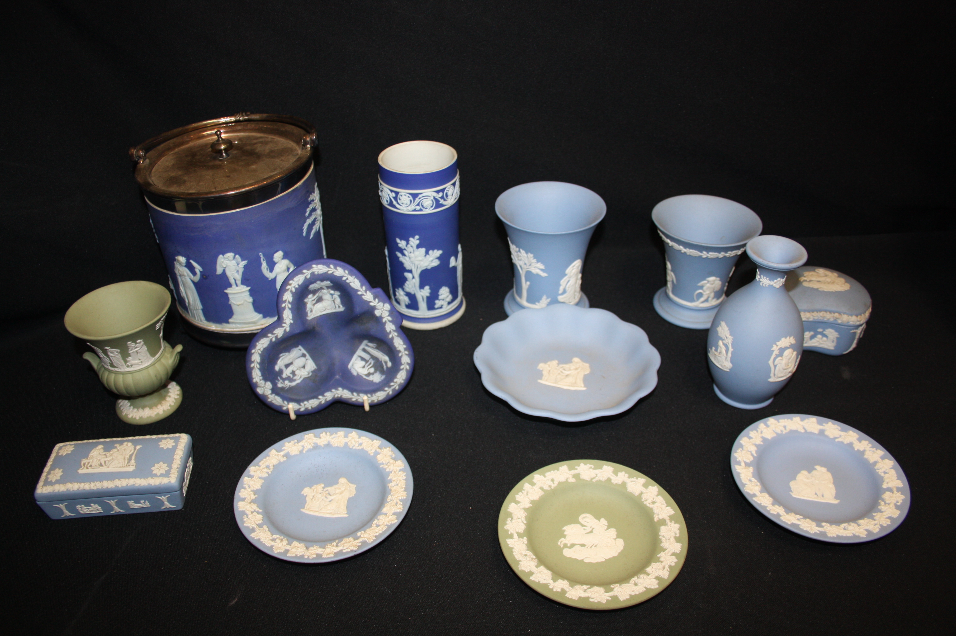 Wedgwood - a biscuit barrel, trinket dishes, etc.