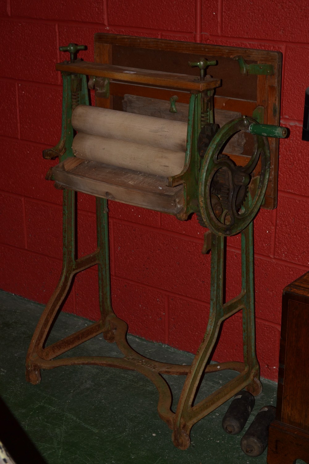 A Ewbank mangle