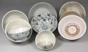 Tek Sing Cargo - ten Chinese porcelain bowls of circular form each decorated differently and of