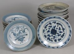 Tek Sing Cargo - twenty five Chinese porcelain dishes; of circular form comprising five painted in