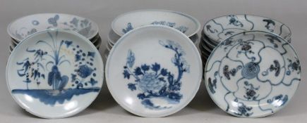 Tek Sing Cargo - thirty Chinese porcelain plates of circular form comprising ten painted in blue
