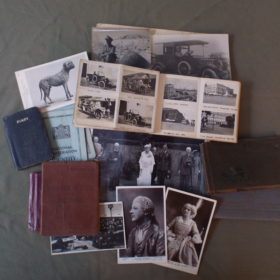 SMALL COLLECTION OF EPHEMERA INCLUDING POSTCARDS AND A SMALL EDWARDIAN PHOTOGRAPH BOOK DEPICTING