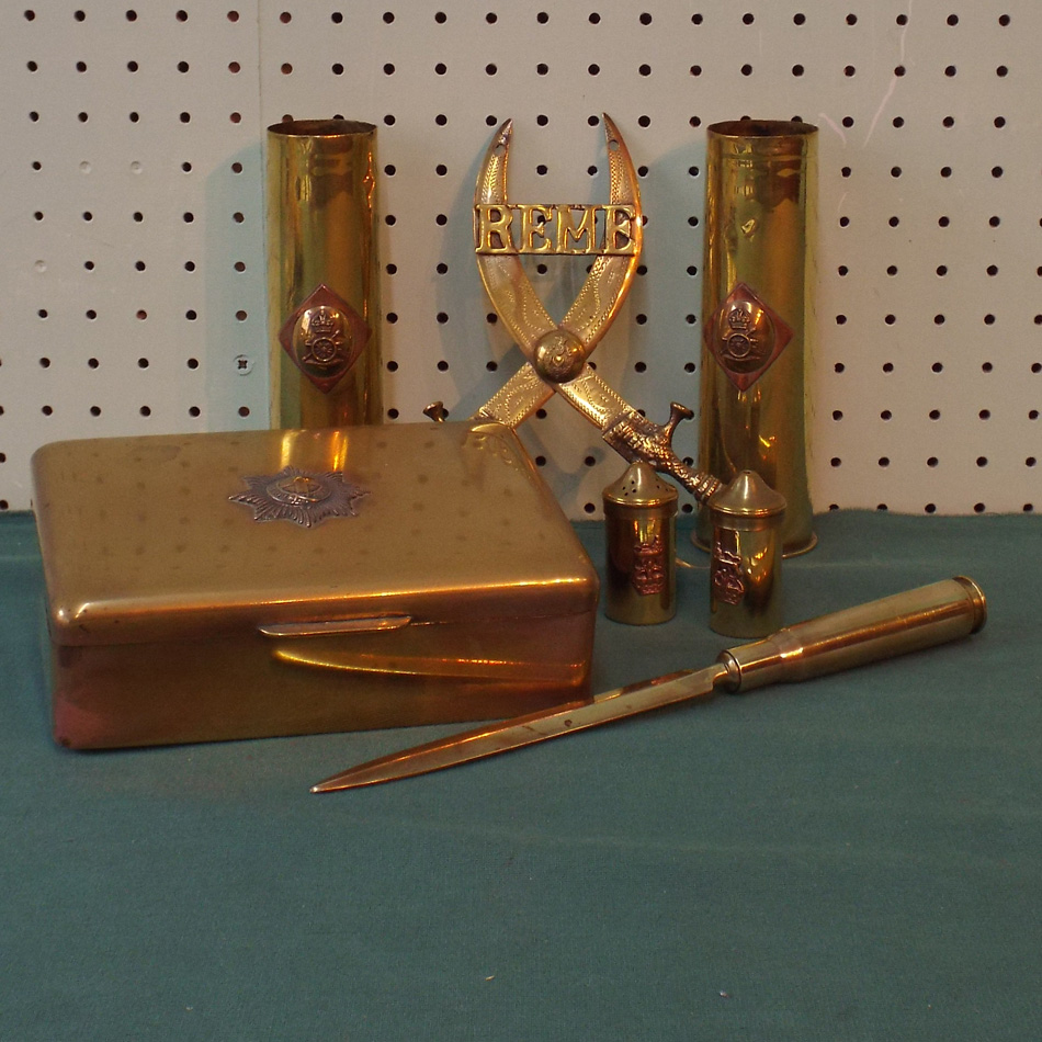 COLLECTION OF TRENCH ART ETC. TO INCLUDE SHELL CASES AND CIGARETTE BOX.