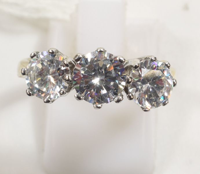 -Click here to bid -   Vintage 3 stone Cubic Zirconia ring. Size Q (est. £35-£40)