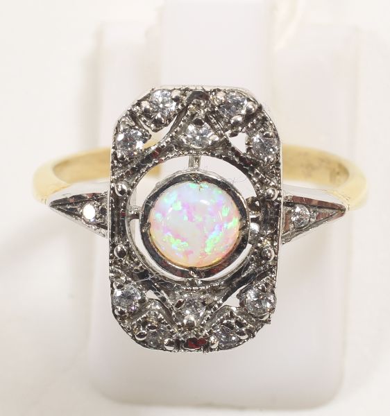 -Click here to bid -   Vintage Art Deco style Opal ring. Size M-N (est. £35-£45)