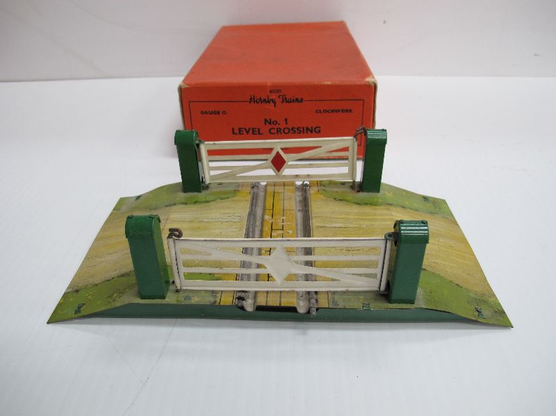 -Click here to bid -   A single vendor collection of mainly post-war Hornby `O` Gauge model