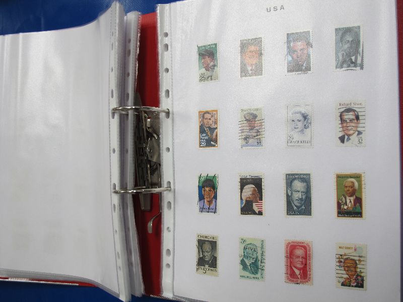 -Click here to bid -   A stamp album with stamps from the USA in excess of 60 sheets of between 15