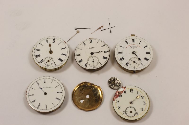 TRAY OF WATCH MOVEMENTSBidding is taking place on our sister site bidspotter.co.uk Click here to bid