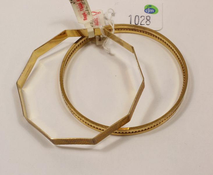 2 X ART DECO PERIOD `ROLLED GOLD` BANGLES WITH ORIGINAL PRICE LABELS. BOTH 7MM WIDEBidding is taking