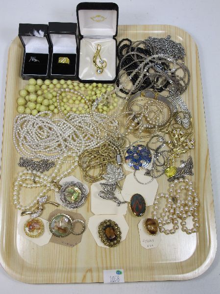 TRAY OF COSTUME JEWELLERY Bidding is taking place on our sister site bidspotter.co.uk Click here