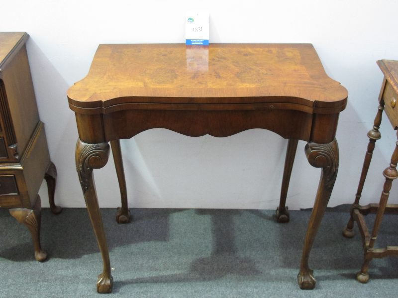 WALNUT FOLD OVER CARD TABLE C/W GREEN BAIZE TOP ON CABRIOLE LEGS WITH BALL AND CLAW FEET AND