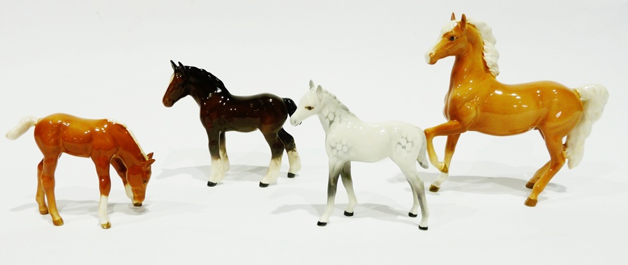 Beswick Palomino mare and foal and two further foals (4)