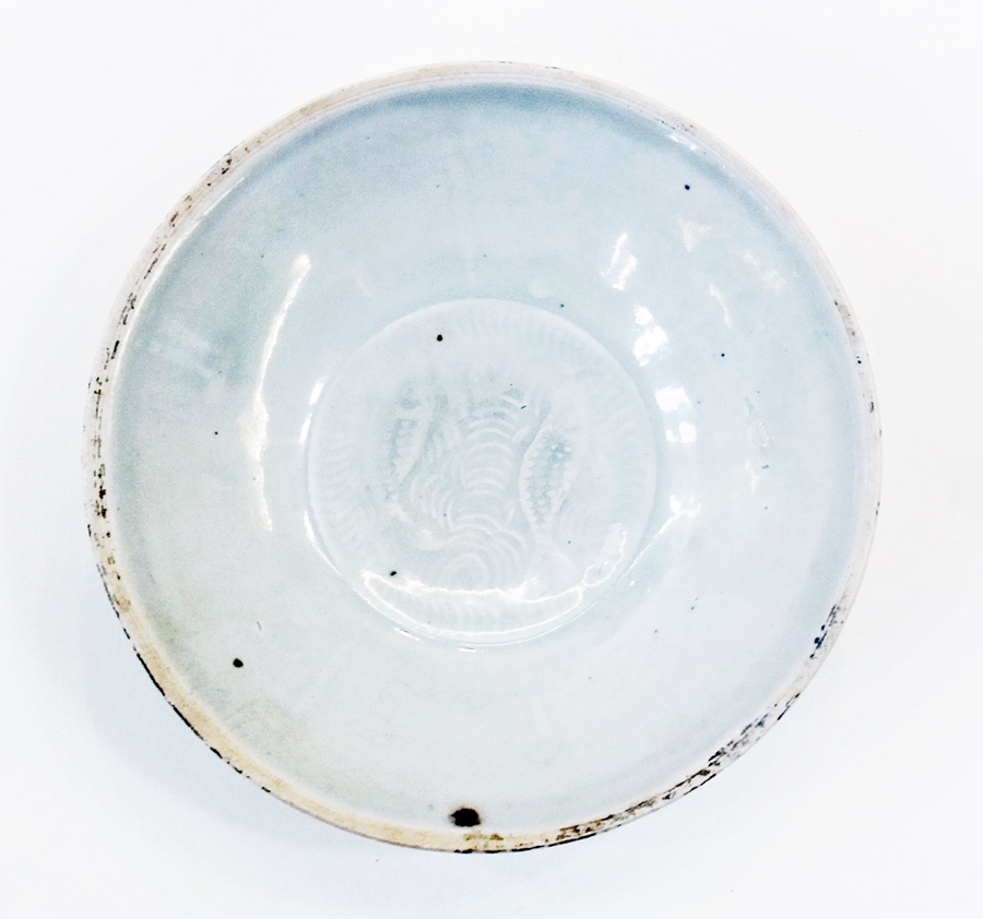 Chinese Sung porcelain bowl, impressed to centre with fish, pale celadon glazed, 25 cm diameter
