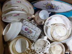 Quantity 19th century Davenport tea china, floral sprig decorated, Minton and other decorative china