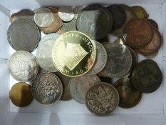 Quantity Victorian crowns and other coinage