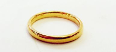 22ct gold wedding ring, 3.7g approx.