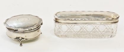 Early twentieth century circular jewellery box, on cabriole feet, Birmingham 1919, and a silver