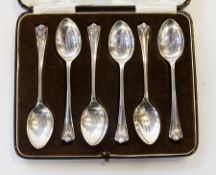 Set of six silver teaspoons, scallopshell ends, Sheffield assay, cased