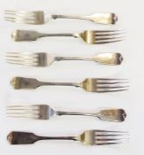 Set of six Victorian silver "fiddle" pattern dessert forks, London 1852, 9ozs approx