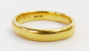 22ct gold wedding ring, 6.8 grams approx.
