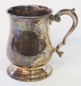 Edwardian silver tankard, of plain decoration, scroll handle, Chester 1909, 10.5oz approx.