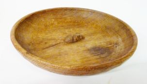 Mouseman circular oak bowl, with mouse to centre, 27cm diameter