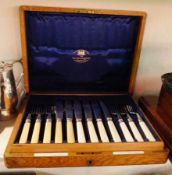 Cased set of silver plate fish knives and forks and other silver plate items (4)