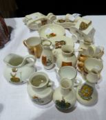 Small quantity of crested china (16)