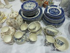 Quantity of underglaze blue Alfred Meakin "Old Willow" table ware, quantity other blue and white