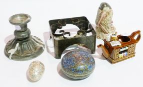 Resin type figure of a girl, miniature teapot and other various curios (1 box)